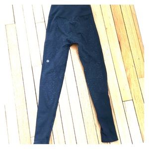 Lulu lemon Free to Flow 7/8 tight